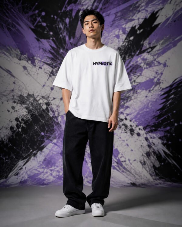 Hypnotic Visuals BLACK (OVERSIZED) front Hypnotic Visuals BLACK (OVERSIZED) front view worn by model